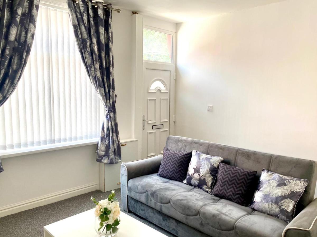 Cosy Cheerful 2 Bedrooms Near Piccadilly, Etihad Stadium Sleeps Up To 5 Mánchester Exterior foto